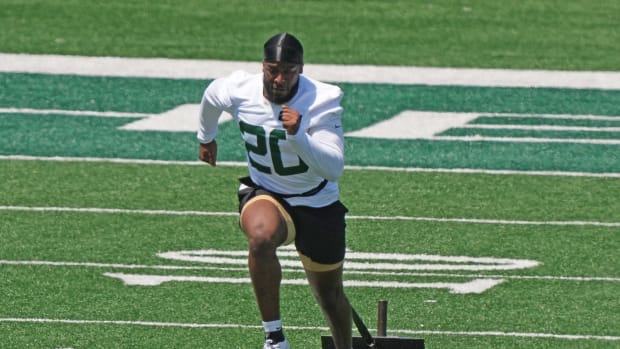 Recovering from ACL surgery, RB Breece Hall pulls weight at Jets' OTAs